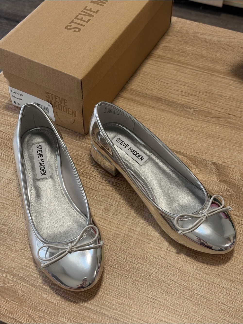 Steve Madden Cherish Silver Patent Bow Ballet Pumps Size 6.5